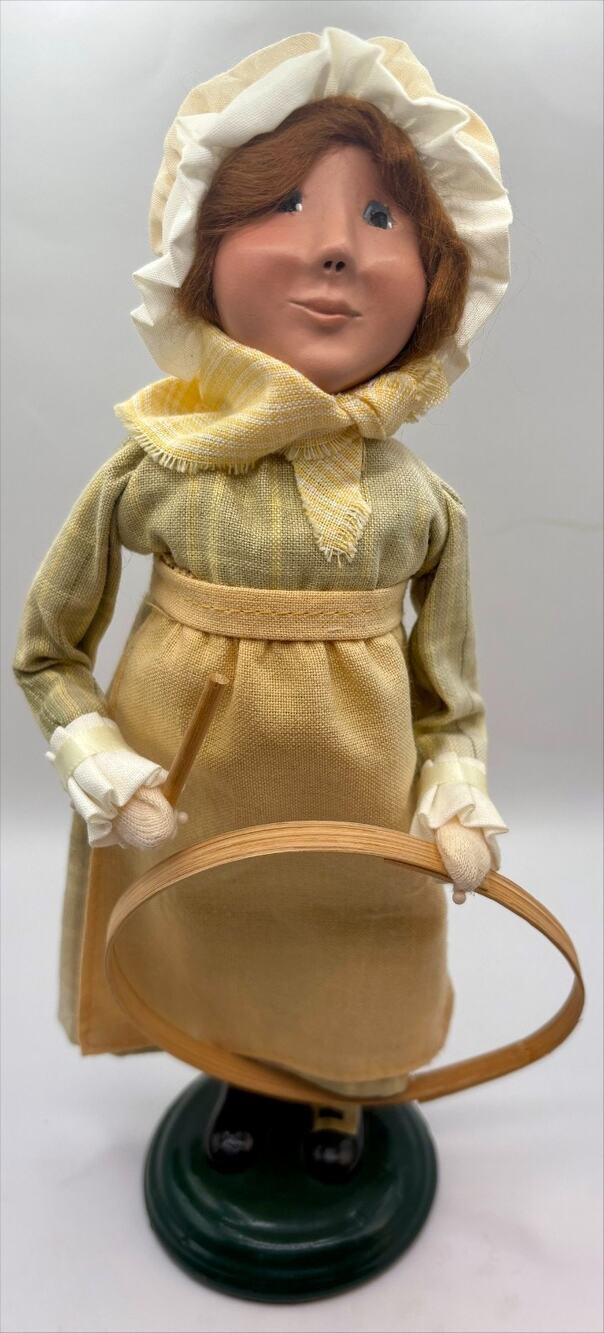Byers Choice Williamsburg Colonial Girl with Hoop Ring Made 2007
